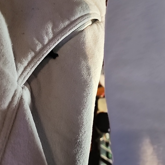 Women's medium light-grey Northface full-zip, double-layered fleece jacket. - Picture 13 of 13